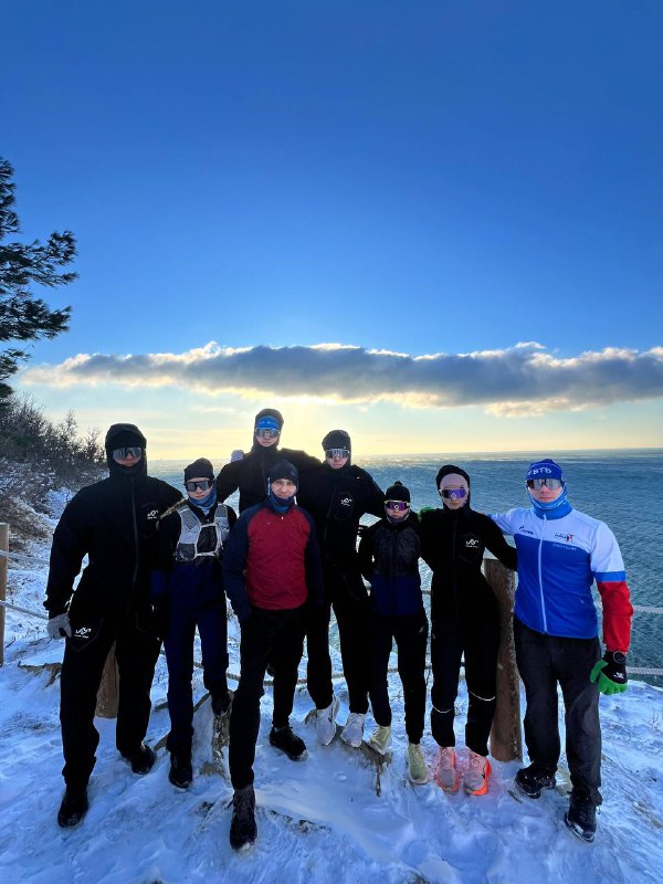 Делимся яркими снимками с тренировочного сбора отделения «триатлон», проходящего в посёлке Кабардинка Краснодарского края с 11 января по 8 февраля.