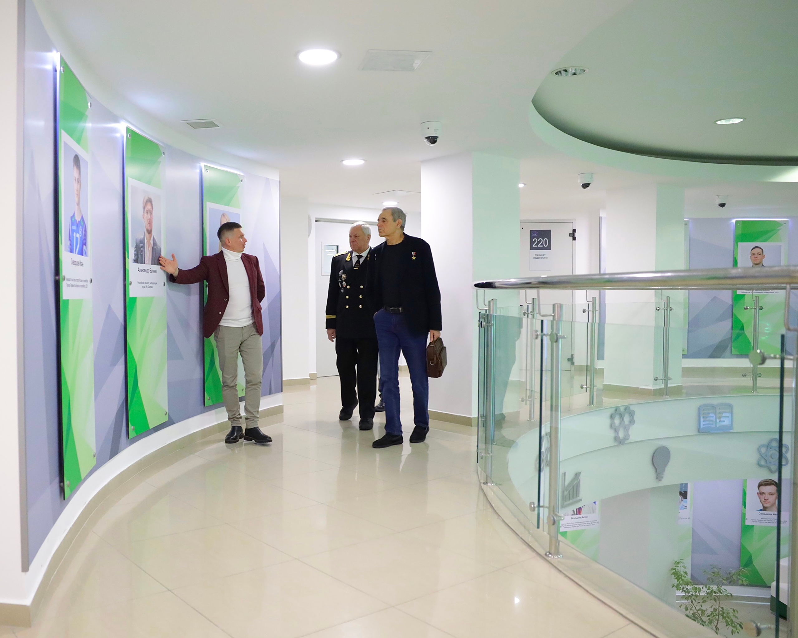 Сегодня Югорский колледж-интернат олимпийского резерва посетили гости, чьи судьбы и достижения стали частью истории нашей страны 