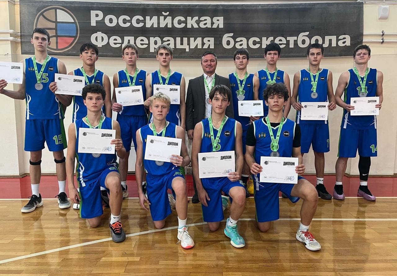 Воспитанник ЮКИОРа на Первенстве Уральского федерального округа по баскетболу 