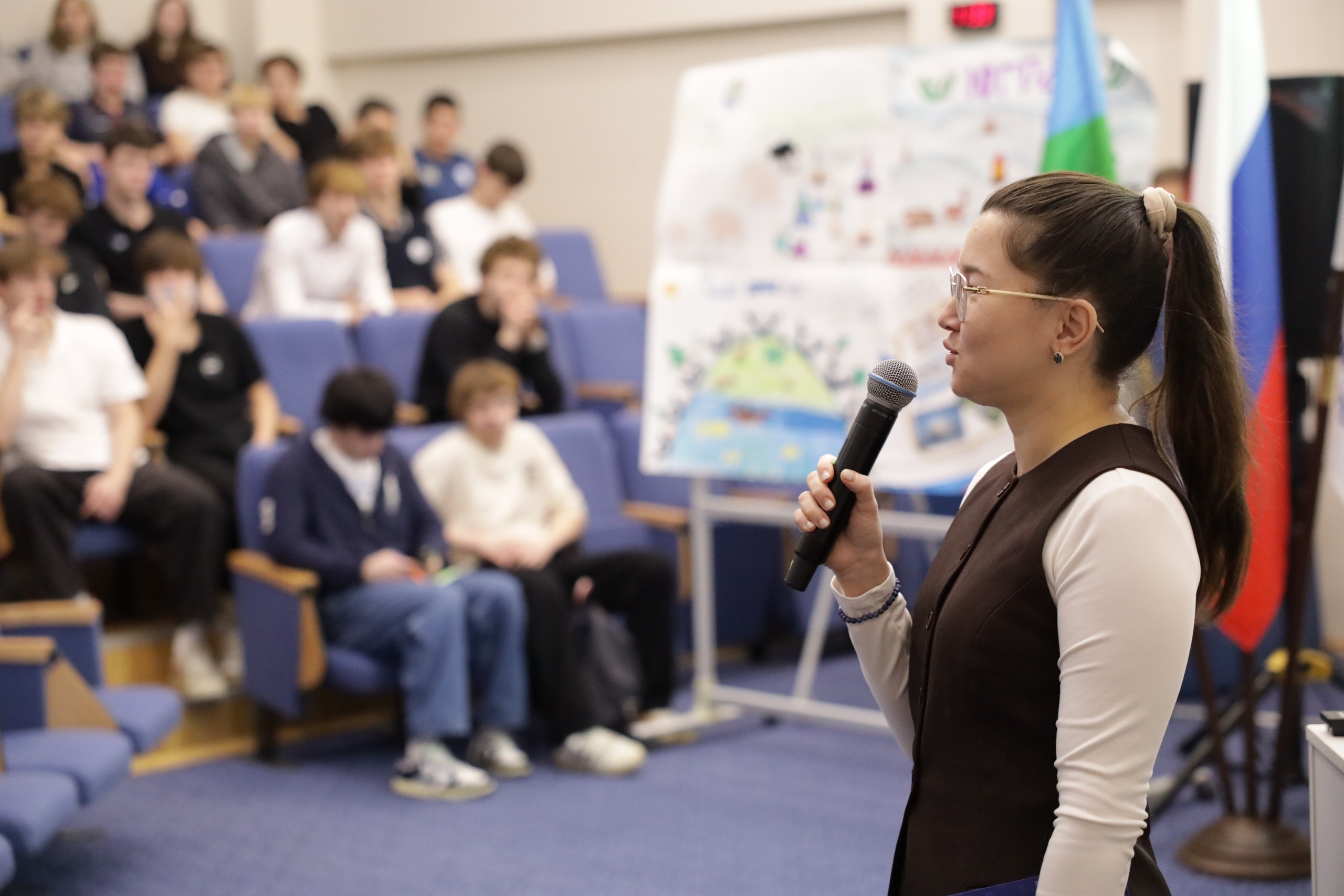 Сегодня в Югорском колледже-интернате олимпийского резерва состоялось мероприятие, посвящённое юбилею Ханты-Мансийского автономного округа - Югры